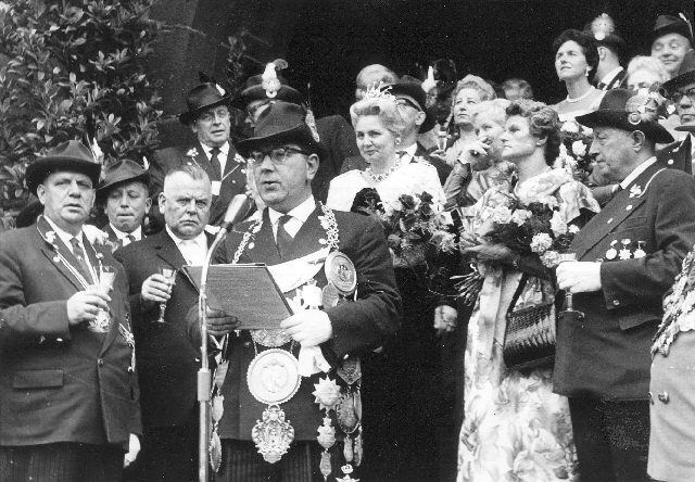 1961 - 1964
